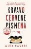 Detail titulu Krvavočervené písmená